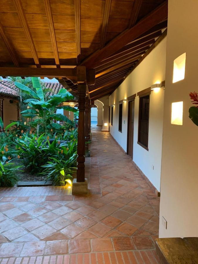 Karakali Boutique Hotel Mompos Eksteriør bilde